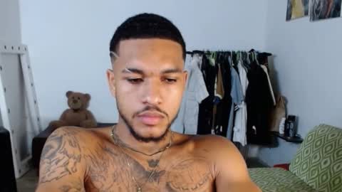 aron_7 online show from 30, 12, 2024