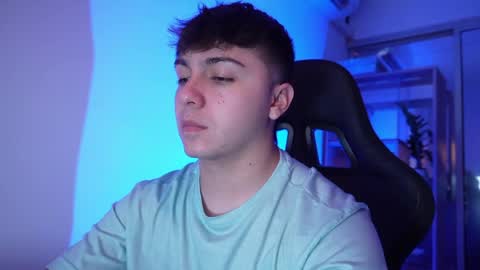 aron__cooper online show from 8, 4, 2026