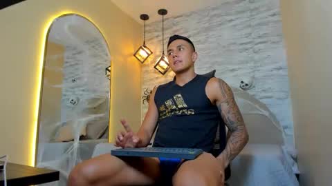 Snapshot of aron_bolt chatting on 16, 10, 2025 ARON BOLT online show from 16, 10, 2025