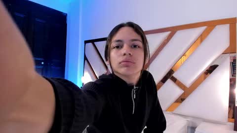 Aron cruz  online show from 10, 4, 2026