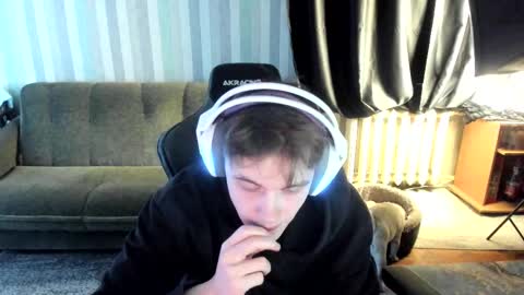 Snapshot of aron_neall chatting on 12, 1, 2026 biggest penis online show from 12, 1, 2026