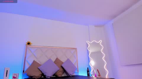 Snapshot of aron_tay chatting on 11, 1, 2025  your aron  online show from 11, 1, 2025