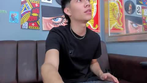 Snapshot of arontawers chatting on 3, 3, 2026 Arontawers online show from 3, 3, 2026