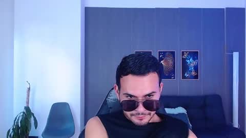 Snapshot of arontrey21_ chatting on 7, 10, 2025 Adrian online show from 7, 10, 2025