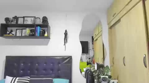 ARON  Independent model  online show from 17, 9, 2025