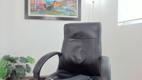 Snapshot of aroon_connor chatting on 10, 1, 2025   online show from 10, 1, 2025