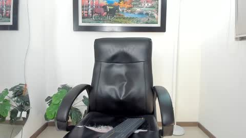 Snapshot of aroon_connor chatting on 22, 1, 2025   online show from 22, 1, 2025