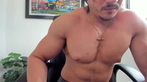 Snapshot of aroon_connor chatting on 27, 1, 2025   online show from 27, 1, 2025