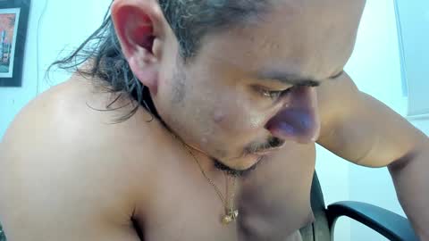 Snapshot of aroon_connor chatting on 8, 2, 2025   online show from 8, 2, 2025