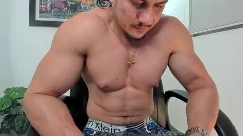 Snapshot of aroon_connor chatting on 12, 2, 2025   online show from 12, 2, 2025