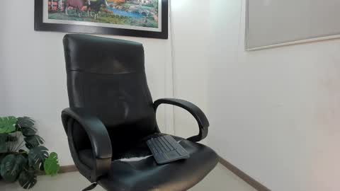 Snapshot of aroon_connor chatting on 24, 2, 2025   online show from 24, 2, 2025