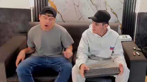 Aroon   online show from 2, 4, 2026