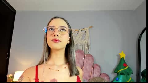 Snapshot of artbelia chatting on 1, 12, 2025 Lia Rose online show from 1, 12, 2025