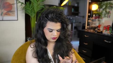 Chloe  online show from 4, 12, 2024