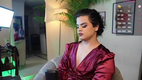 Chloe  online show from 25, 12, 2024