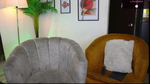 Chloe  online show from 23, 2, 2025