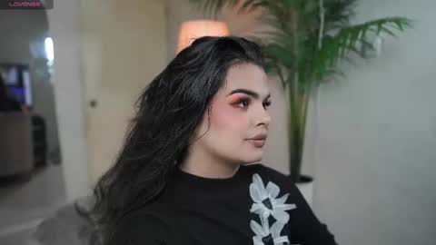 Chloe  online show from 25, 9, 2025