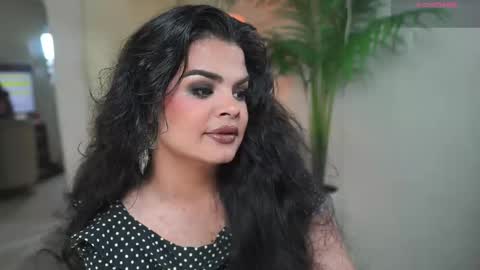 Chloe  online show from 27, 9, 2025