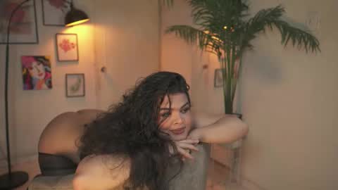 Chloe  online show from 18, 12, 2025