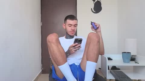 Snapshot of arteemiis chatting on 28, 11, 2025 online show from 28, 11, 2025