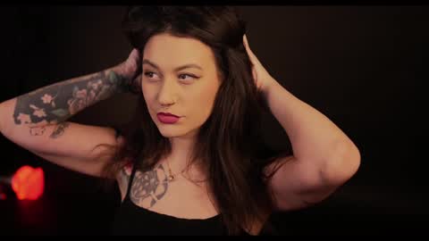 Snapshot of artegirlx chatting on 2, 2, 2025 Maya online show from 2, 2, 2025