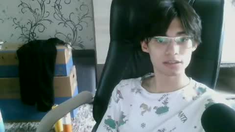 Snapshot of artemgu chatting on 5, 7, 2026 artemgu online show from 5, 7, 2026
