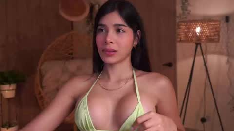 Snapshot of artemia_ chatting on 13, 9, 2025 Amanda online show from 13, 9, 2025