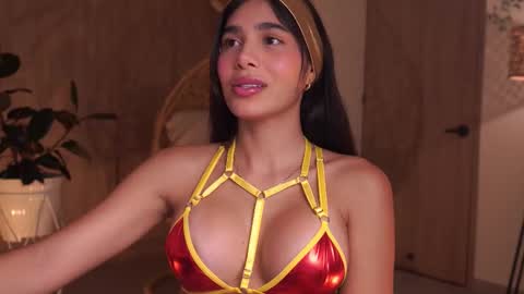 Snapshot of artemia_ chatting on 29, 10, 2025 Amanda online show from 29, 10, 2025