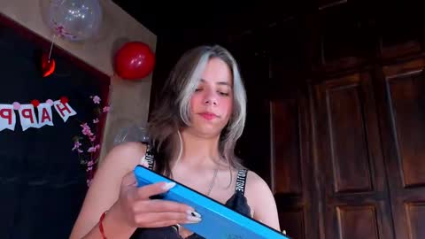 Snapshot of artemisablake chatting on 18, 2, 2025 artemisablake online show from 18, 2, 2025