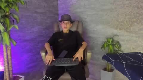 arthurcox_ online show from 7, 10, 2025