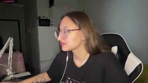 Mia  online show from 18, 2, 2026