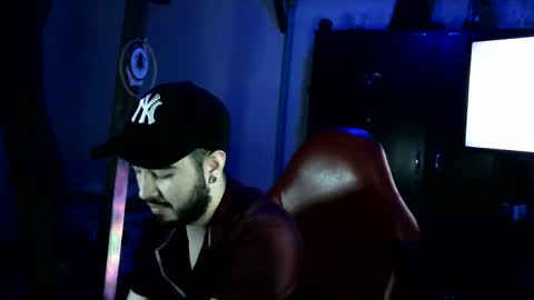 Snapshot of artorias_4 chatting on 8, 12, 2024 artorias 4 online show from 8, 12, 2024