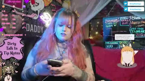 Snapshot of artsyheartsyy chatting on 6, 1, 2026 ArtsyHeartsyy online show from 6, 1, 2026