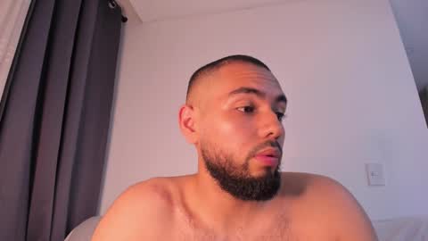 arturguy01 online show from 24, 2, 2025