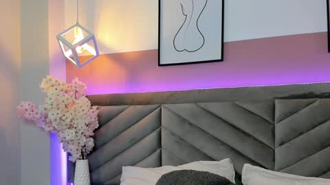 ARY THOMPSON online show from 13, 1, 2025