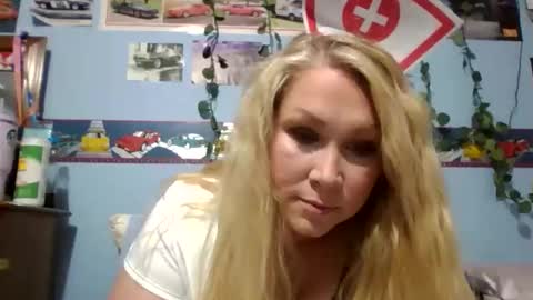 Snapshot of ash0ley chatting on 29, 10, 2025 ash0ley online show from 29, 10, 2025