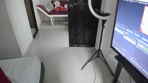 Snapshot of ash_monroee chatting on 14, 12, 2025 Ash Monroee online show from 14, 12, 2025