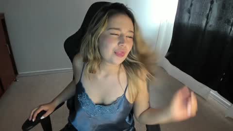 Snapshot of ash_smith1 chatting on 8, 1, 2025 ash_smith1 online show from 8, 1, 2025