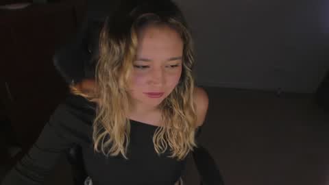 ash_smith1 online show from 10, 1, 2025