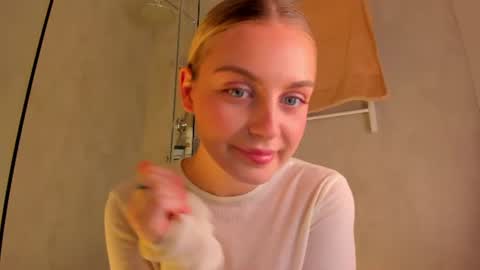 Snapshot of ashbunny_ chatting on 16, 6, 2026 your pretty Ashley online show from 16, 6, 2026