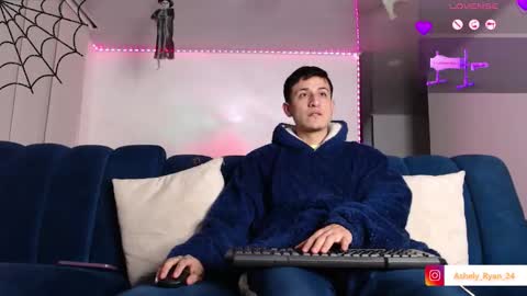 Ashley And Ryan  online show from 29, 10, 2025