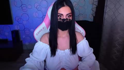   Yasmina   online show from 12, 11, 2025