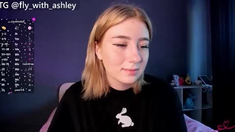 Snapshot of ashley_fly chatting on 9, 9, 2025 ashley_fly online show from 9, 9, 2025