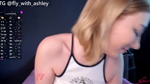 Snapshot of ashley_fly chatting on 13, 9, 2025 ashley_fly online show from 13, 9, 2025