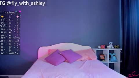 Snapshot of ashley_fly chatting on 19, 9, 2025 ashley_fly online show from 19, 9, 2025