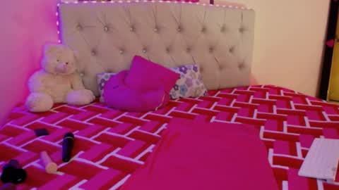 Snapshot of ashleyevanz chatting on 3, 12, 2024 Ashlei Evanz online show from 3, 12, 2024