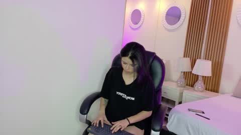 Snapshot of ashleyginger_ chatting on 19, 10, 2025 Ashley online show from 19, 10, 2025
