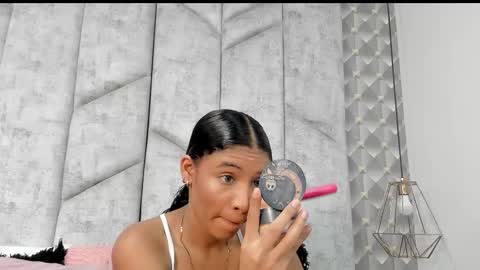 Snapshot of ashleyhiil2 chatting on 14, 12, 2025 AshleyHill online show from 14, 12, 2025