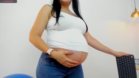 Ashley knight online show from 2, 12, 2024