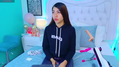 AshleyRoberh online show from 28, 11, 2025